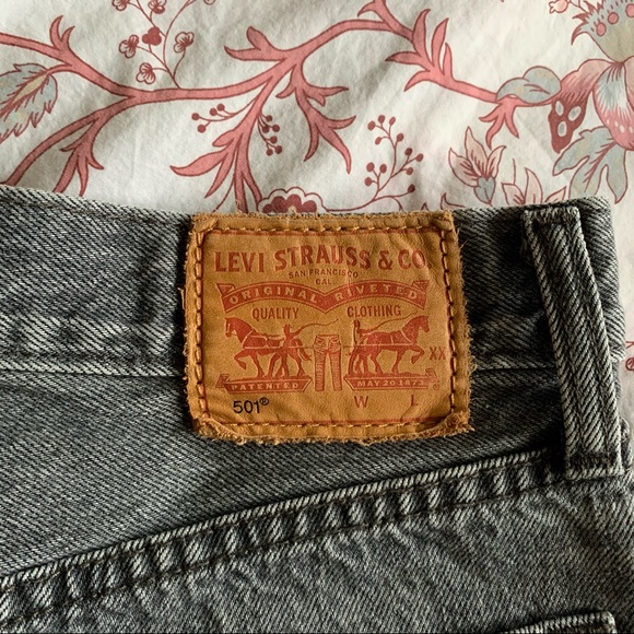 Levi’s 501 Denim Shorts - Picture 6 of 8